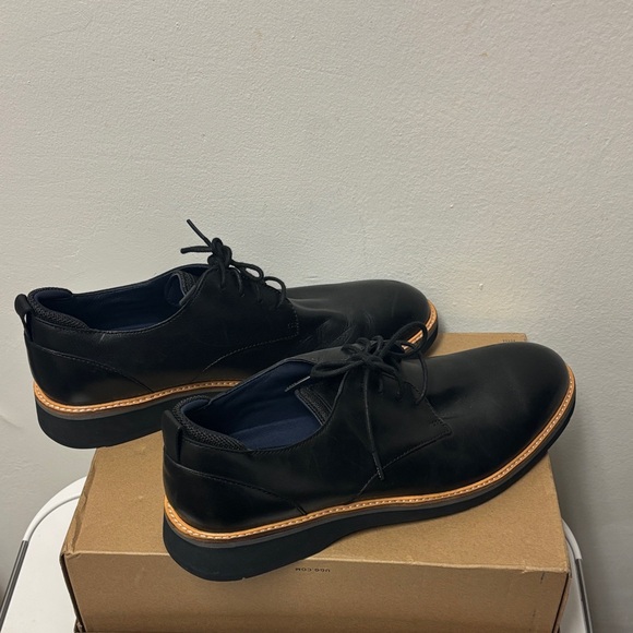 Cole Haan Men\'s Black Leather Oxfords main image 6